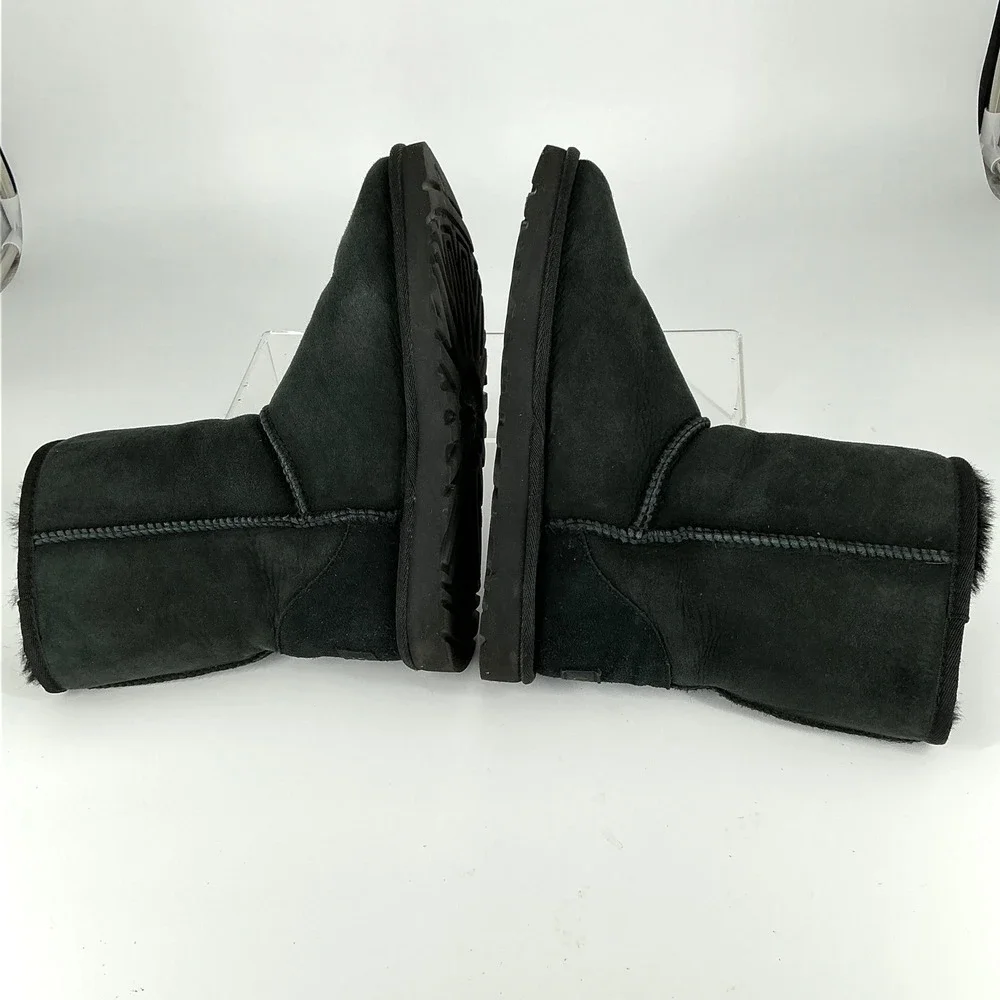 UGG Australia Size 6 Classic Short II Boots‎ Black Suede Sheepskin Lined Women